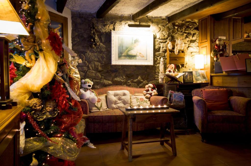 Hostal Cisco De Sans Andora  Zewnętrze zdjęcie